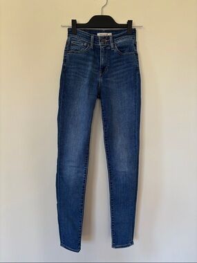 Levi's Mid-Rise Skinny Jeans - Blue Wash